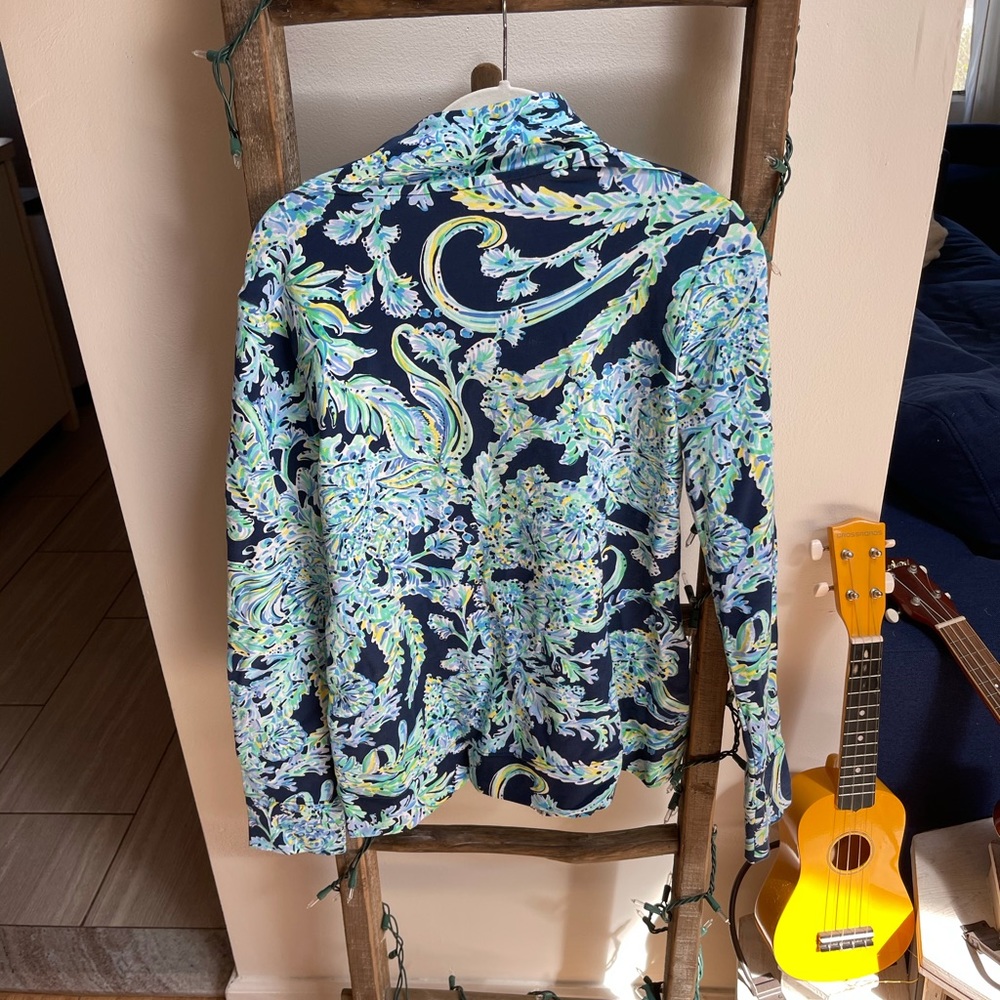 Vineyard Vines woman’s zip up jacket